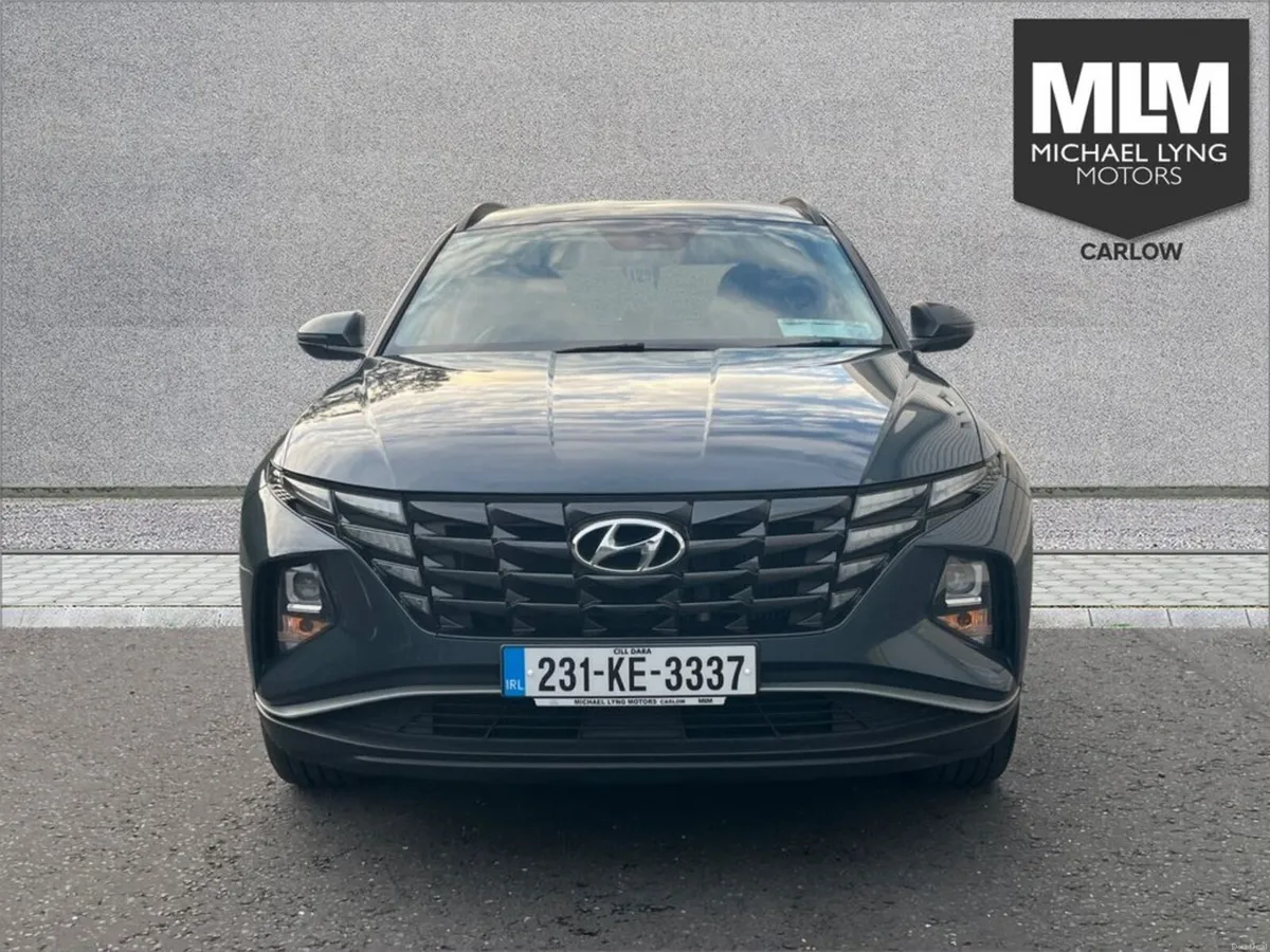 Hyundai Tucson Executive 5DR - Image 2