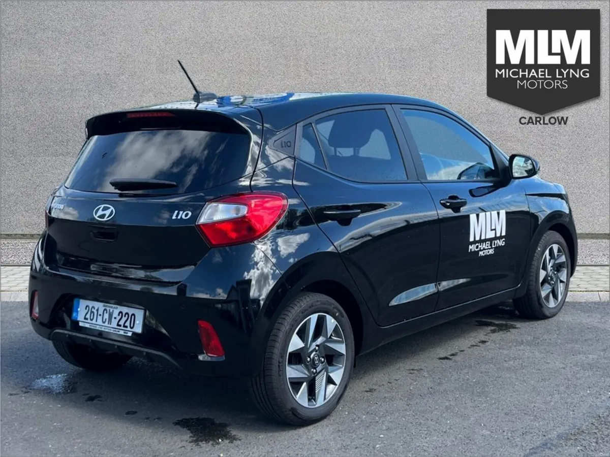 Hyundai i10 Deluxe Plus - Image 6