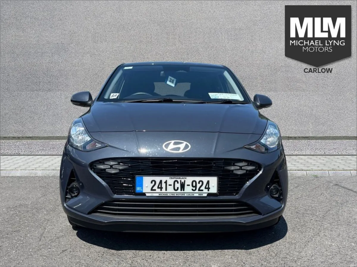 Hyundai i10 Deluxe Plus 5DR - Image 2