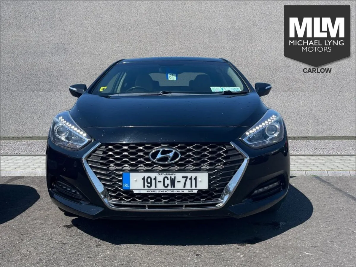 Hyundai i40 Executive 5DR - Image 2