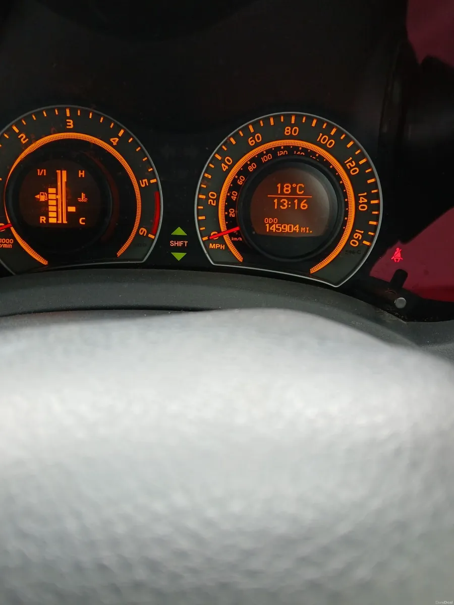 Toyota Auris 2010 - Image 1