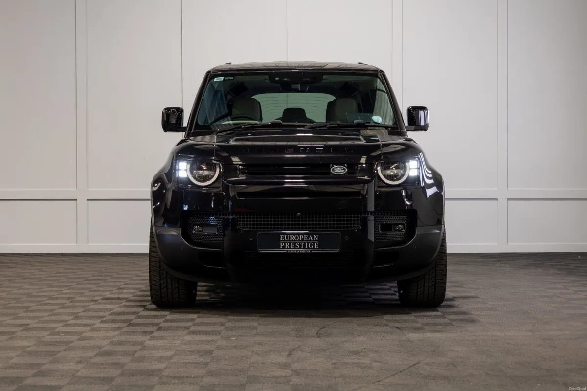 232 Land Rover Defender S P400e - Image 2