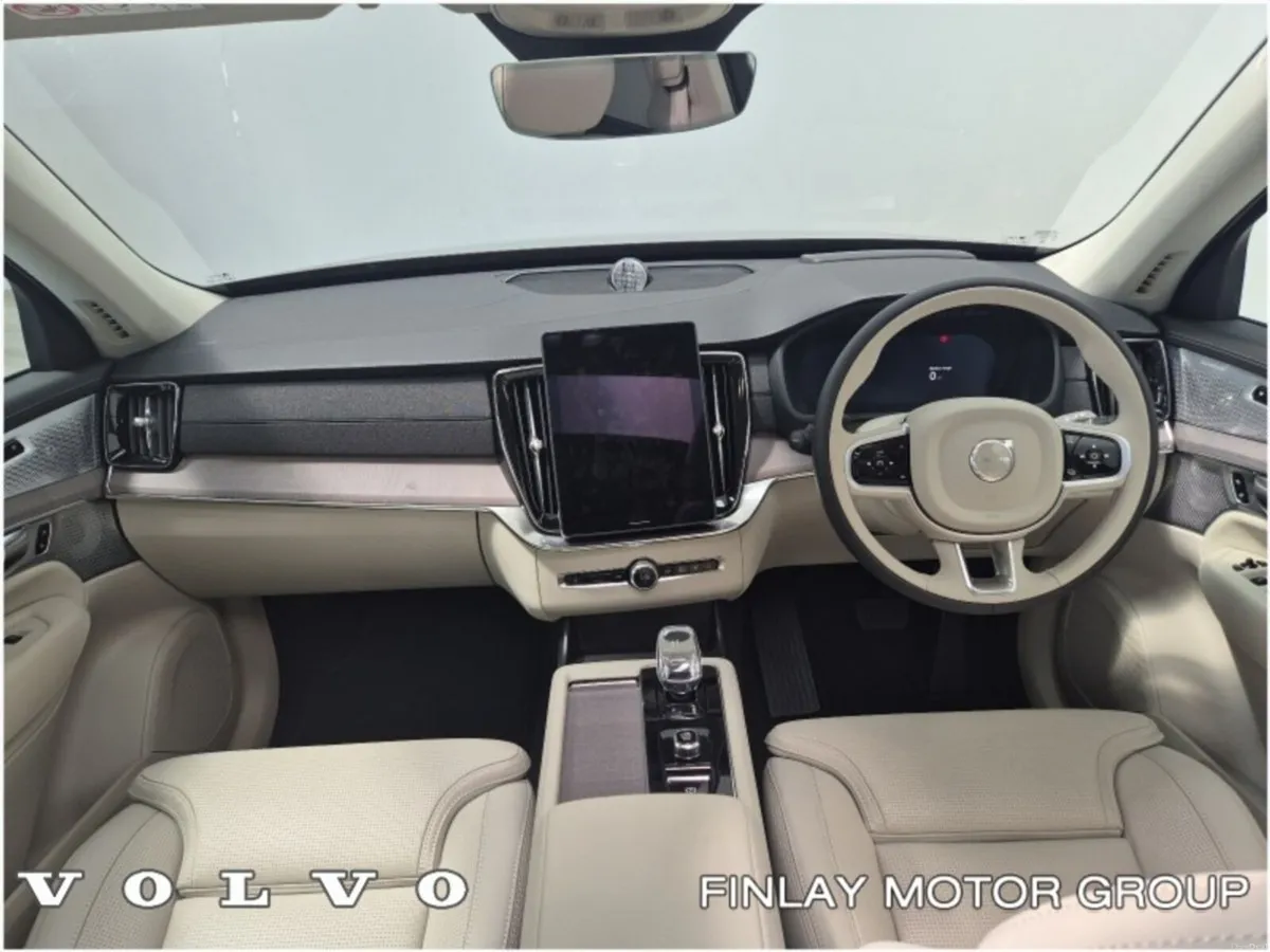 Volvo XC90 T8 Ultra Dark AWD Pan Roof , Air Suspen - Image 2