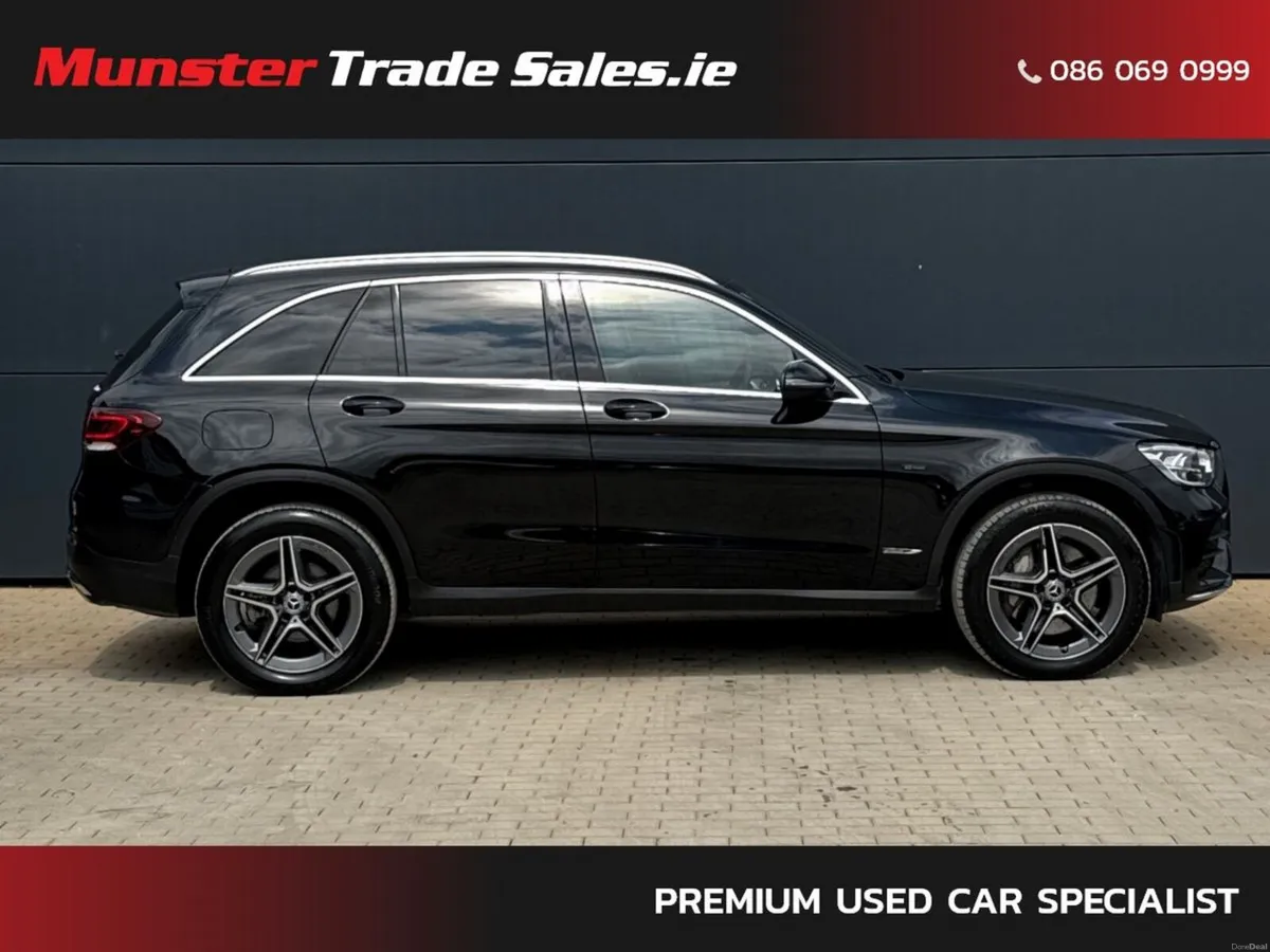Mercedes-Benz GLC 300D PHEV 4-MATIC  AMG-Line Prem - Image 3