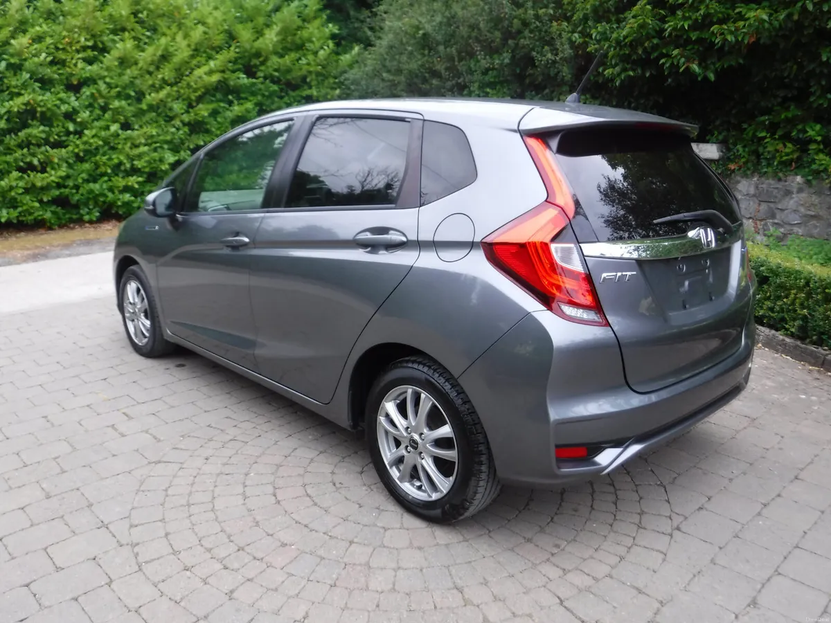 HONDA FIT 1.5 AUTO HYBRID L-SPEC HALF LEATHER - Image 4