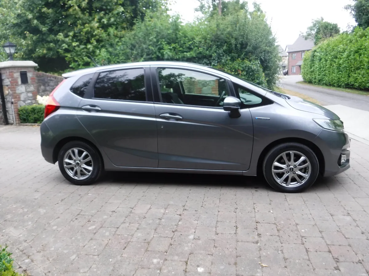 HONDA FIT 1.5 AUTO HYBRID L-SPEC HALF LEATHER - Image 2