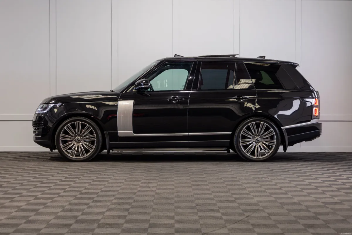 2022 Range Rover Westminster P400e 5 Seat N1 - Image 3