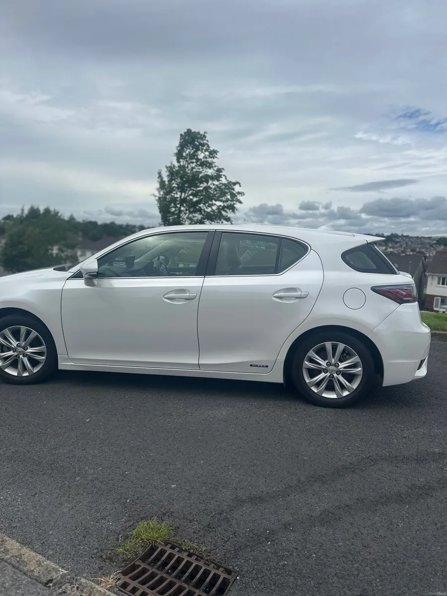 *New NCT* Lexus ct200h Executive Model - Image 3