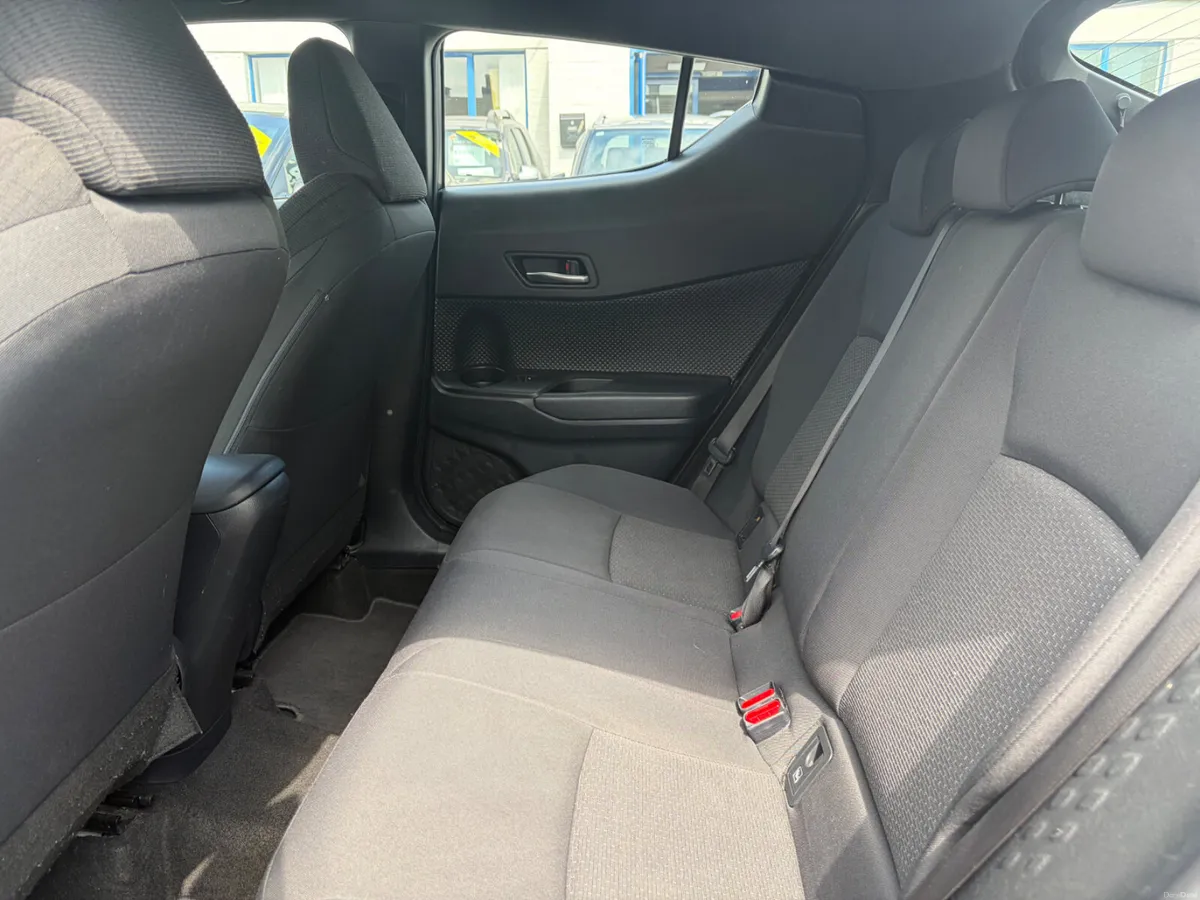 2017 TOYOTA CHR 1.2 PETROL LUNA - Image 6