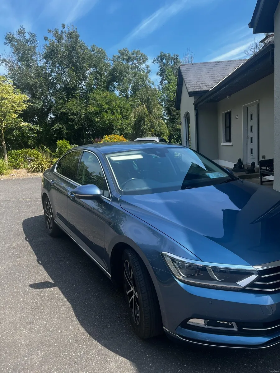 Volkswagen Passat - Image 2
