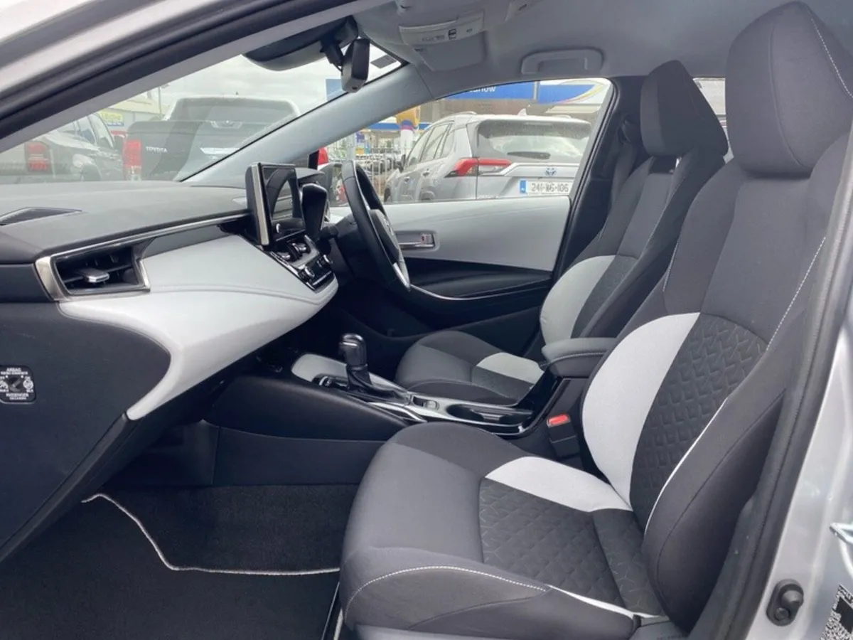 Toyota Corolla ESTATE - SOL TOURING SPORT - Image 6