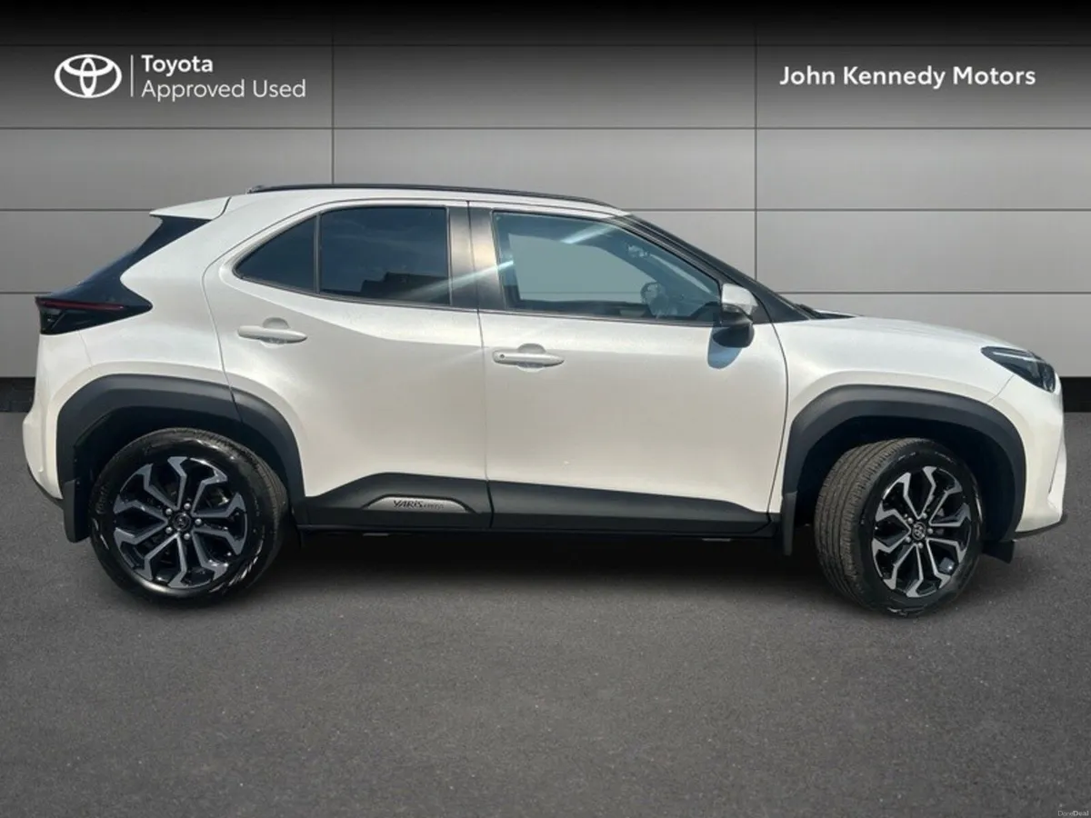Toyota Yaris Cross L-SPORT MONO - Image 3