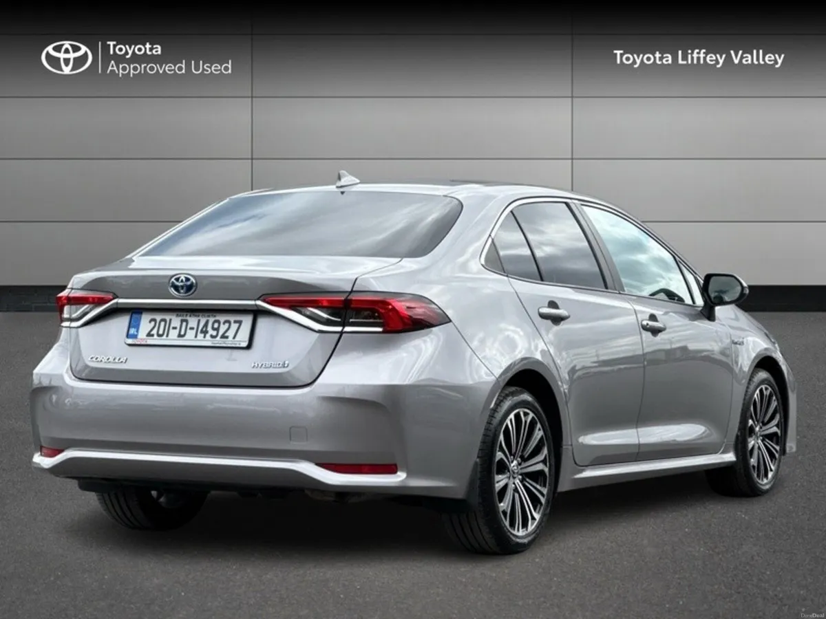 Toyota Corolla COROLLA HYBRID LUNA SPORT SALOON - Image 2