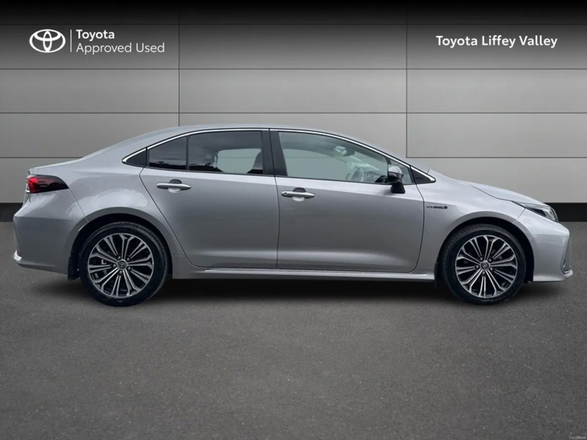 Toyota Corolla COROLLA HYBRID LUNA SPORT SALOON - Image 3