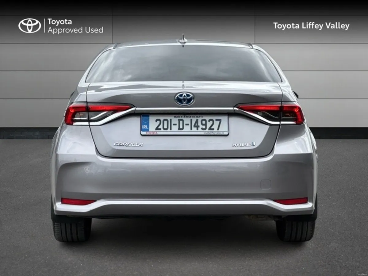 Toyota Corolla COROLLA HYBRID LUNA SPORT SALOON - Image 4