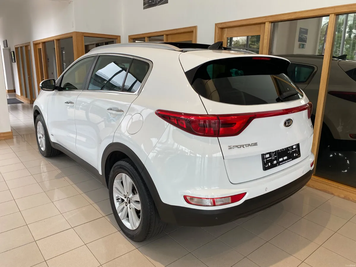 Kia Sportage 2016 2.0 CRDI 4X4 EXS Sunroof - Image 5