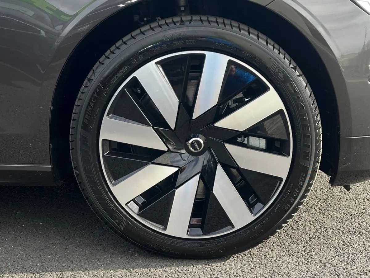 Volvo V90 T6 Plus Dark Edition PHEV AWD - Image 5