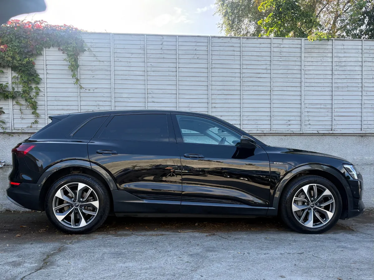 Audi e-tron 2021 / 50 TECHNIK / 20" ALLOYS - Image 2