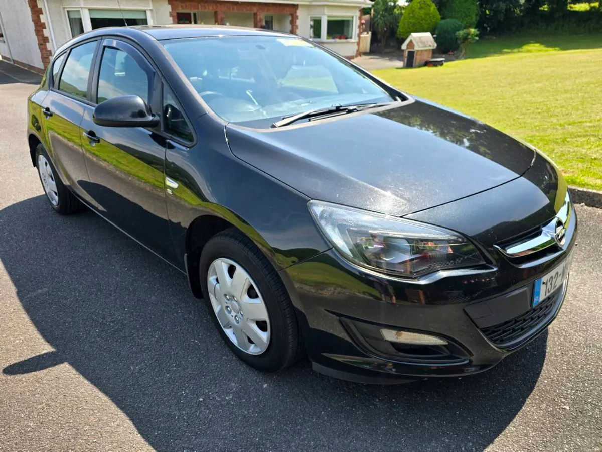 Opel Astra Taxed and Tested - Image 3
