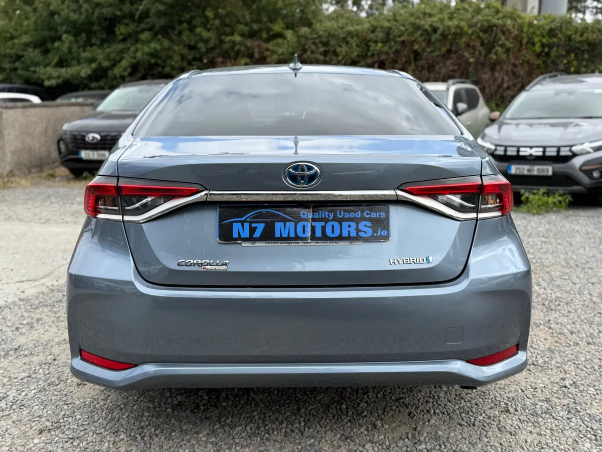 2022 Toyota Corolla 1.8 HYBRID LUNA SPORT AUTO - Image 4
