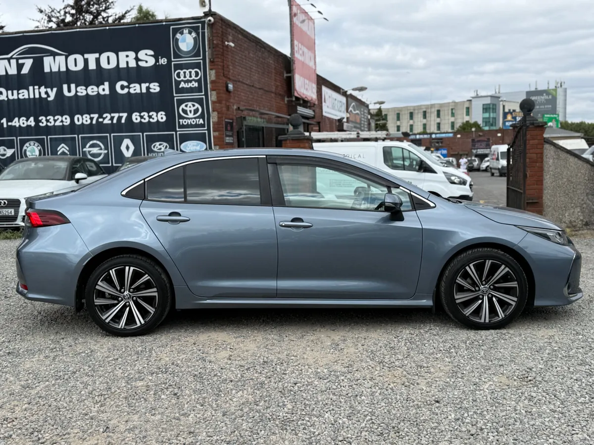 2022 Toyota Corolla 1.8 HYBRID LUNA SPORT AUTO - Image 2
