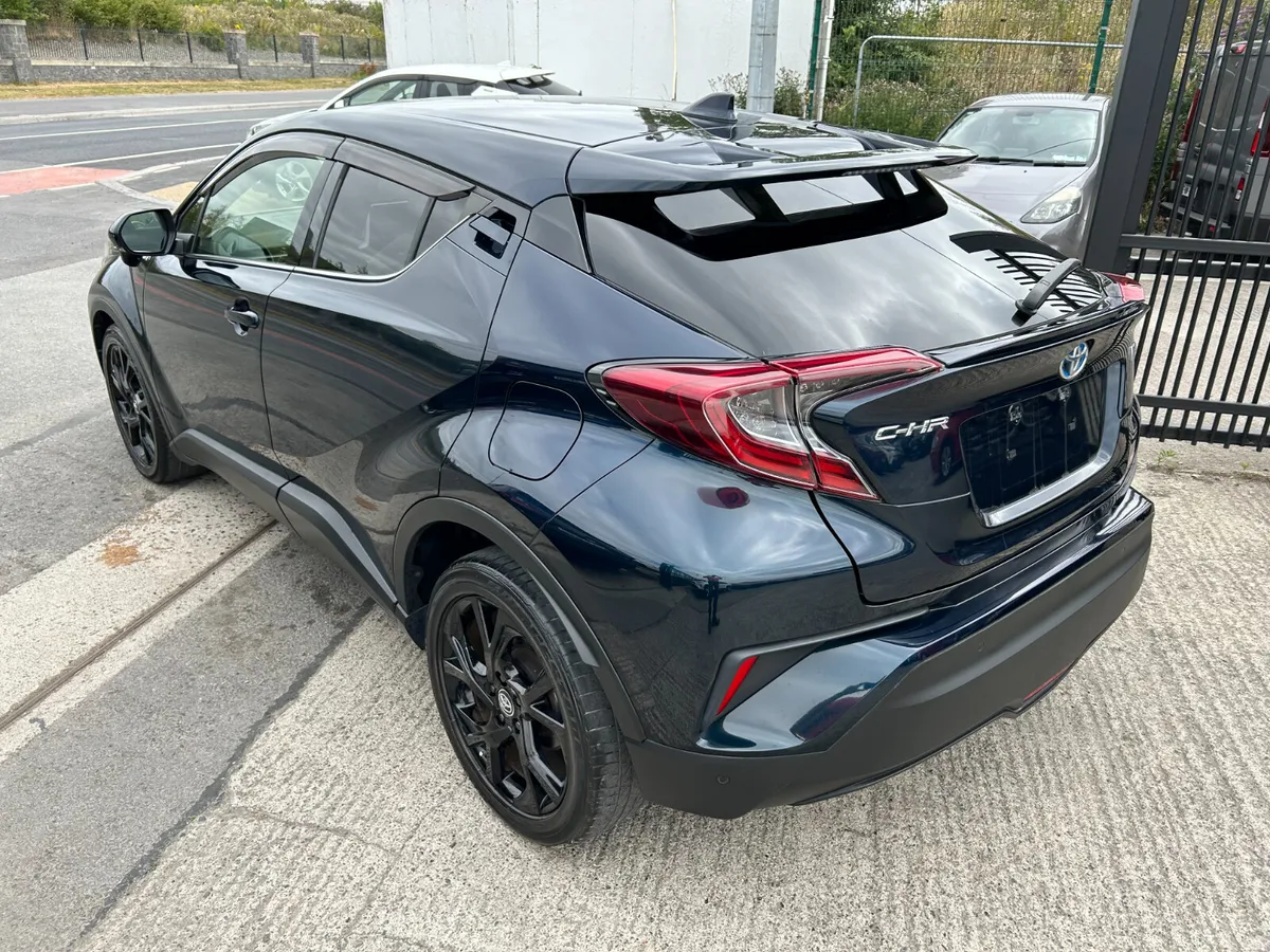 TOYOTA CHR 2019, 1.8 HYBRID AUTO LOW KMS - Image 4