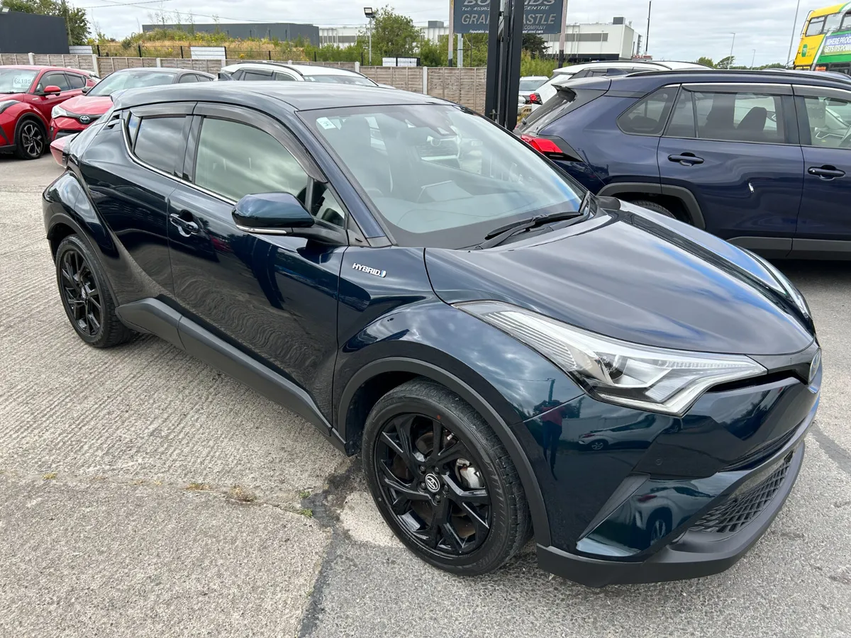 TOYOTA CHR 2019, 1.8 HYBRID AUTO LOW KMS - Image 1