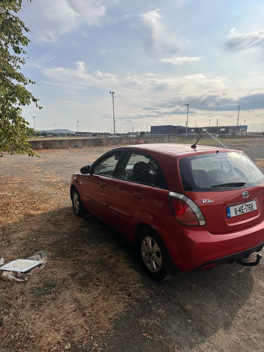 20011 Kia ria - Image 2