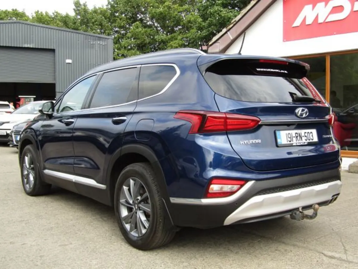 Hyundai Santa Fe 2WD Executive Plus 5DR - Image 6