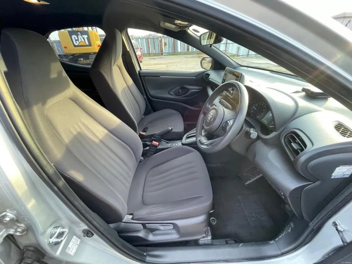 Toyota Yaris 1.0 X - Image 6