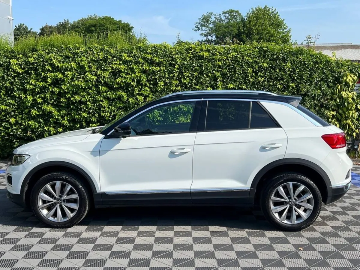 Volkswagen T-Roc DESIGN 2.0 TDI AUTO // FULL SERVI - Image 3