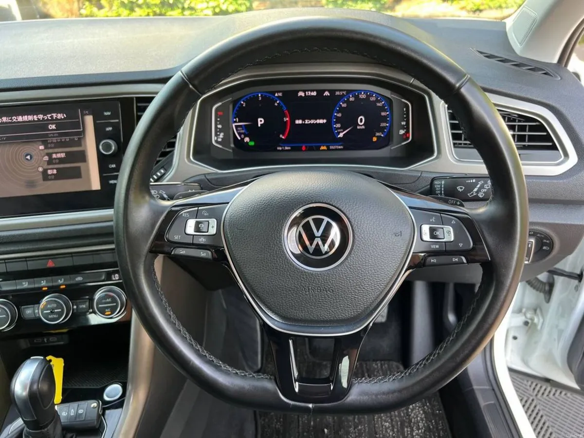 Volkswagen T-Roc DESIGN 2.0 TDI AUTO // FULL SERVI - Image 4