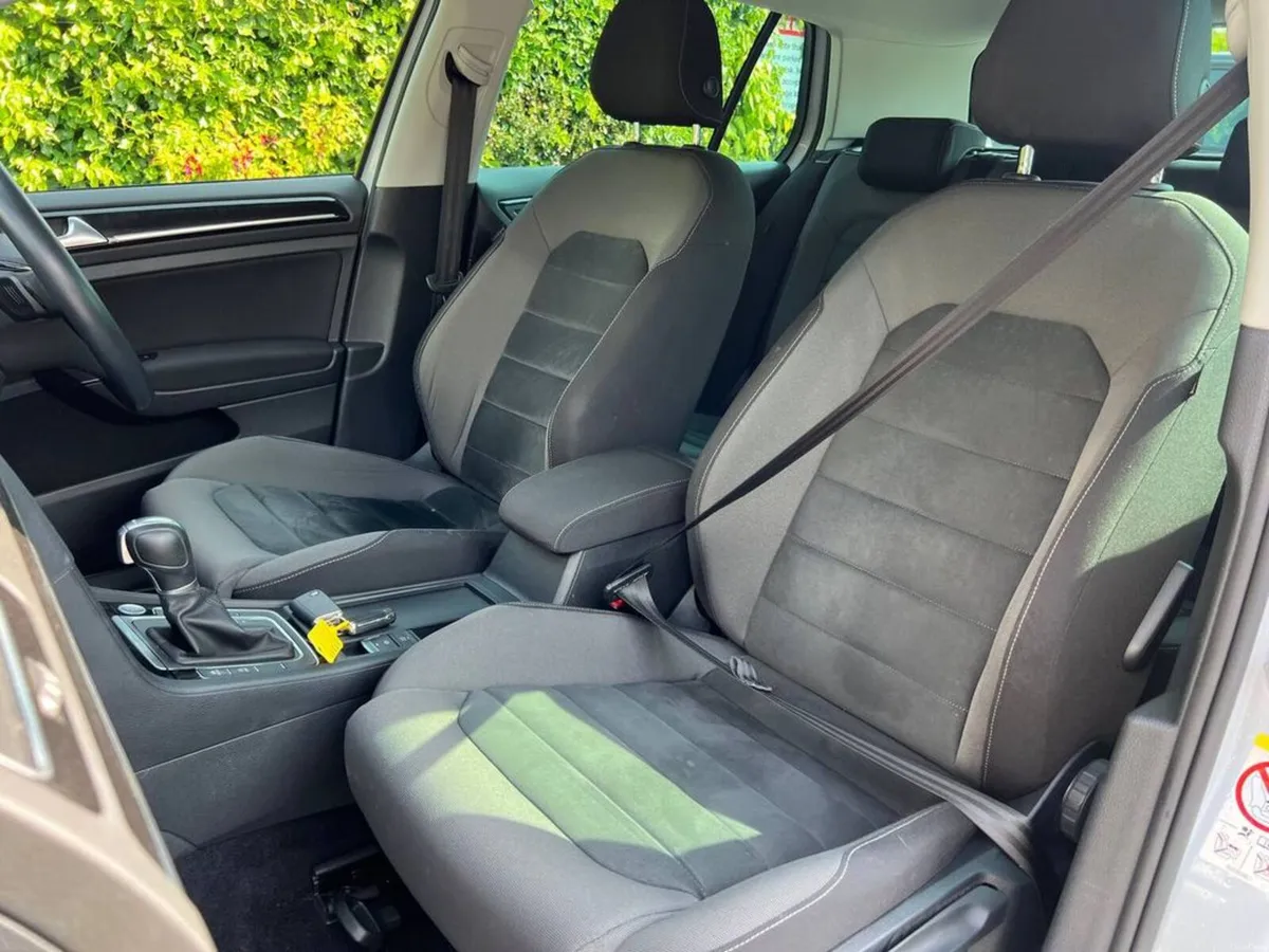Volkswagen Golf HIGHLINE R-LINE PACK 1.4 TSI AUTO - Image 6