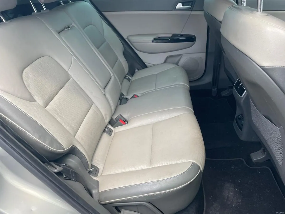 Kia Sportage GSE 1.7 5DR - Image 2