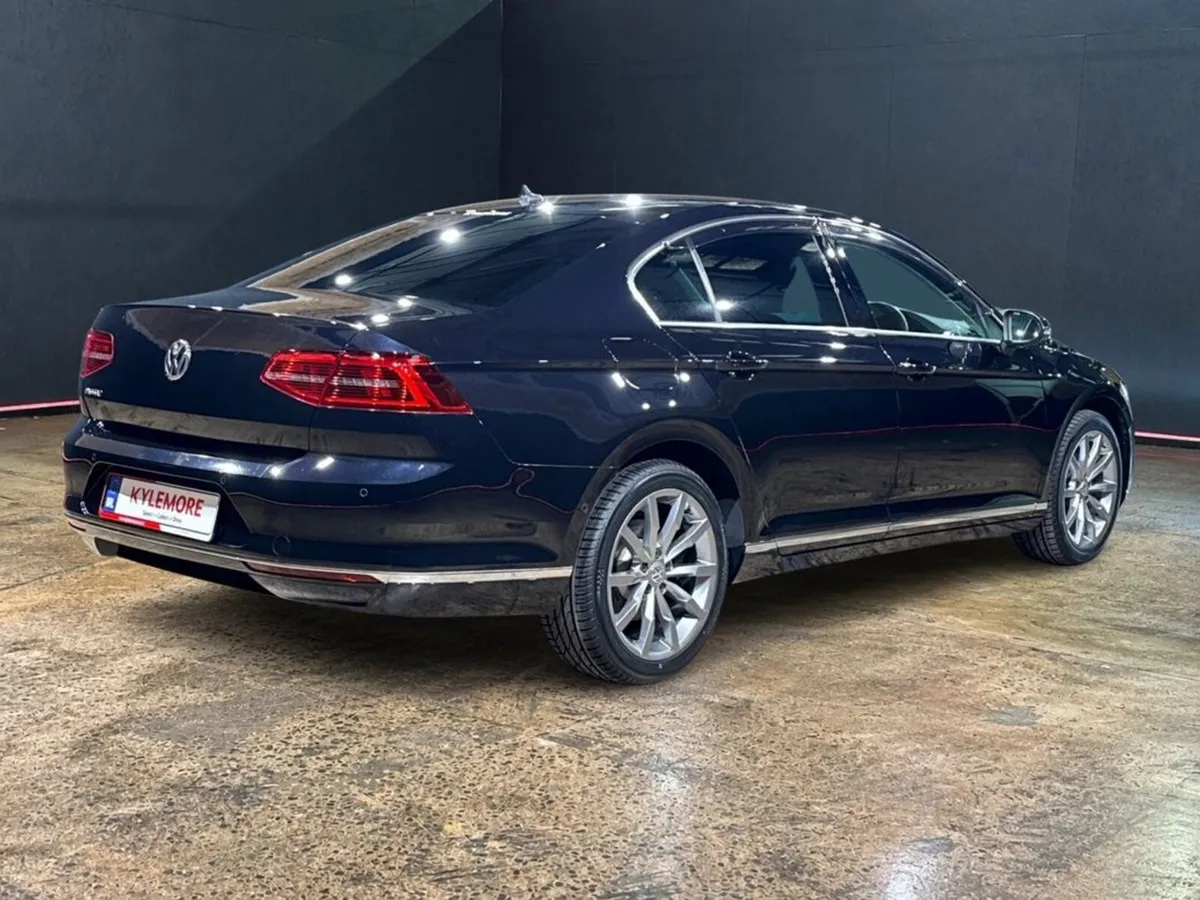 Volkswagen Passat 1.4 TSI ELEGENCE LINE - BLACK HA - Image 3