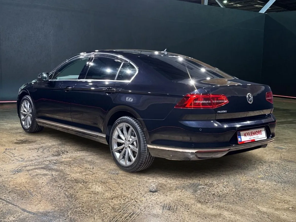 Volkswagen Passat 1.4 TSI ELEGENCE LINE - BLACK HA - Image 5