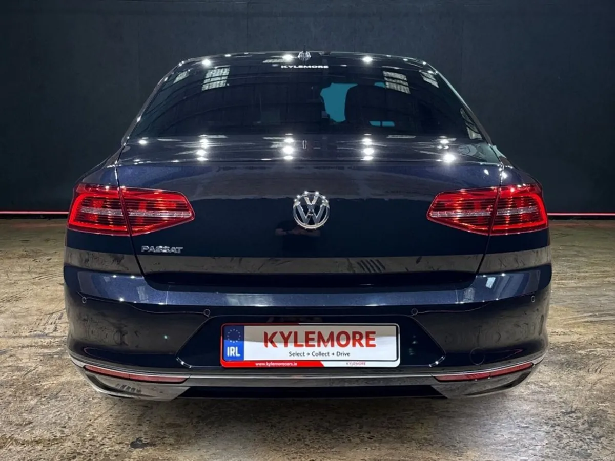 Volkswagen Passat 1.4 TSI ELEGENCE LINE - BLACK HA - Image 4