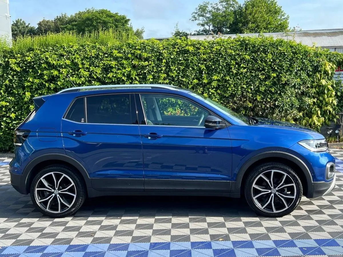Volkswagen T-Cross FIRST EDITION 1.0 TSI AUTO // F - Image 2