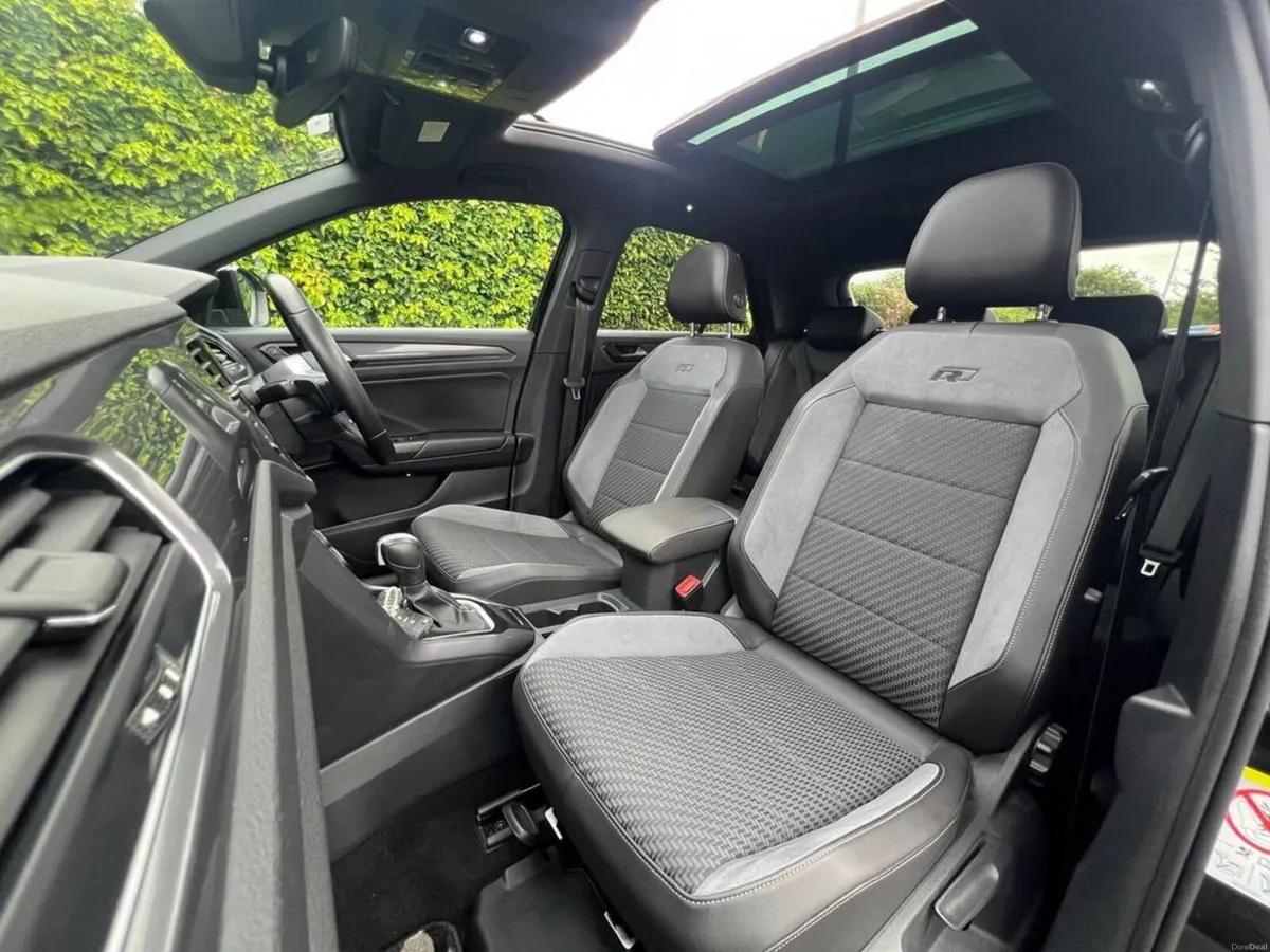 Volkswagen T-Roc R-LINE 2.0 TDI AUTO // TILT & SLI - Image 2