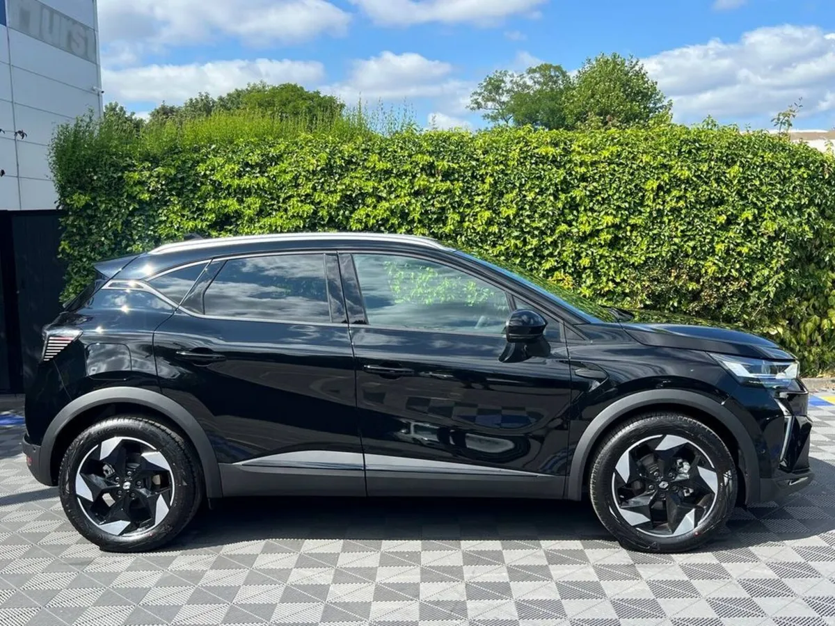 Renault Captur 1.3 TCE HYBRID AUTO ** DELIVERY MIL - Image 2