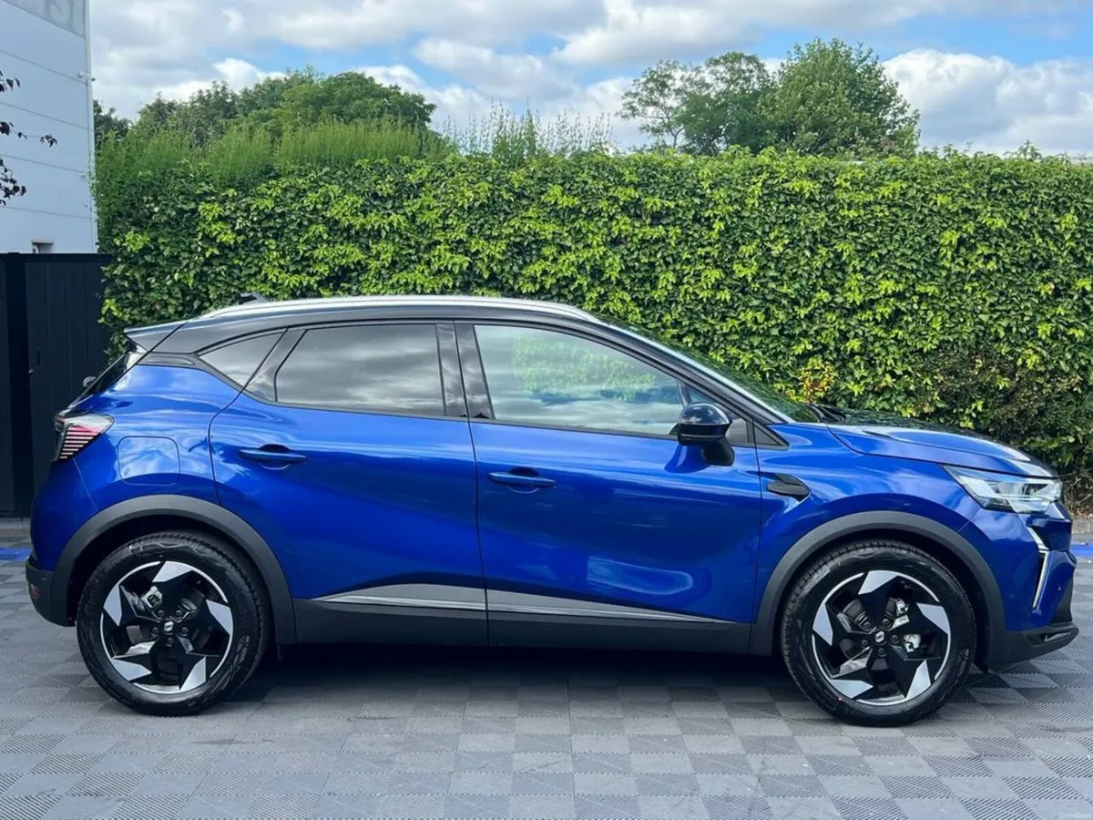 Renault Captur 1.3 TCE HYBRID AUTO ** DELIVERY MIL - Image 2