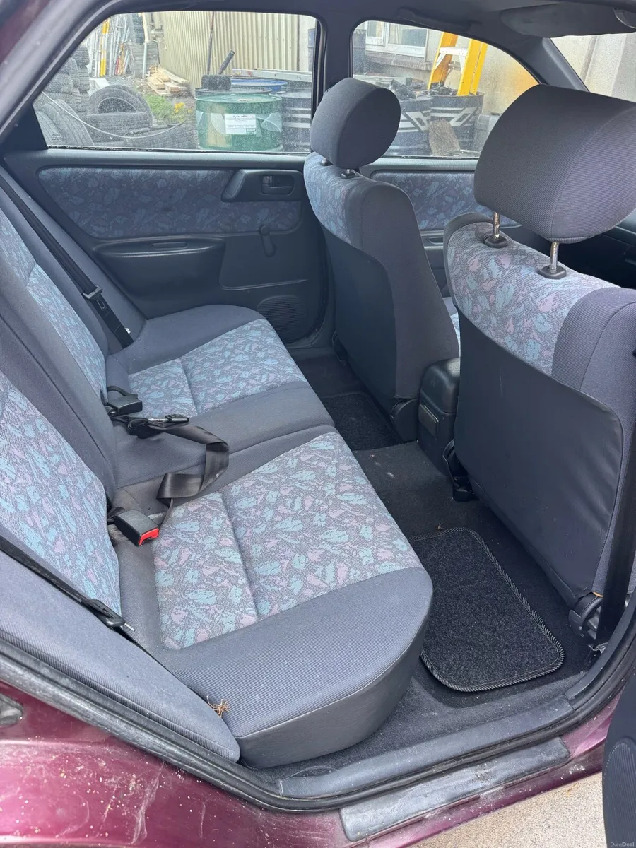 Toyota carina 1.6 petrol - Image 6