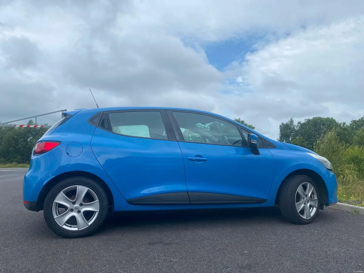 Renault Clio - Image 2