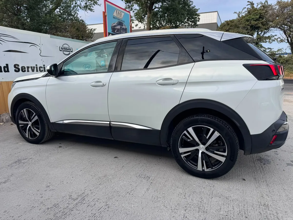 182 Peugeot 3008 1.2 PureTech 130bhp Allure - Image 3