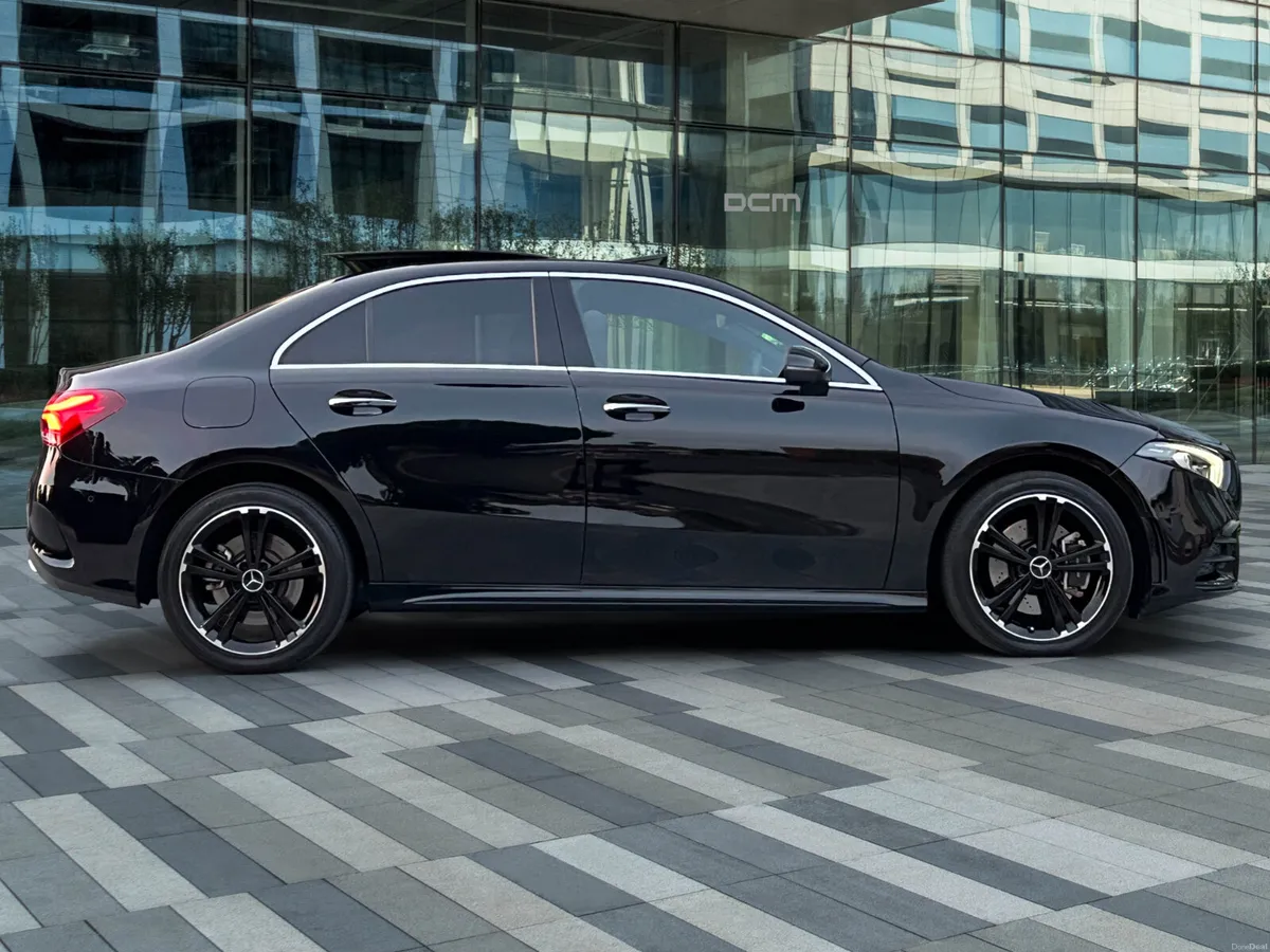Mercedes Benz A250e AMG-Line *Panroof* - Image 5