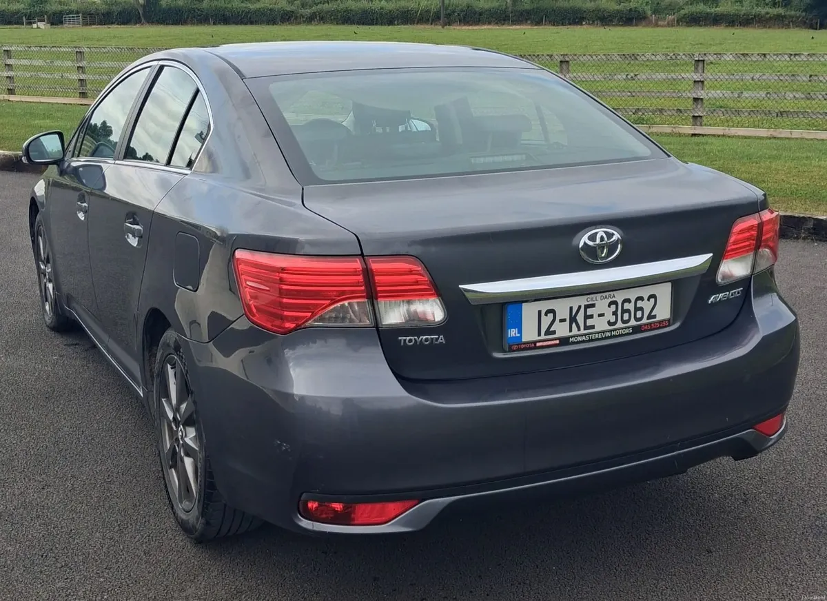 Toyota Avensis 2012 - Image 4