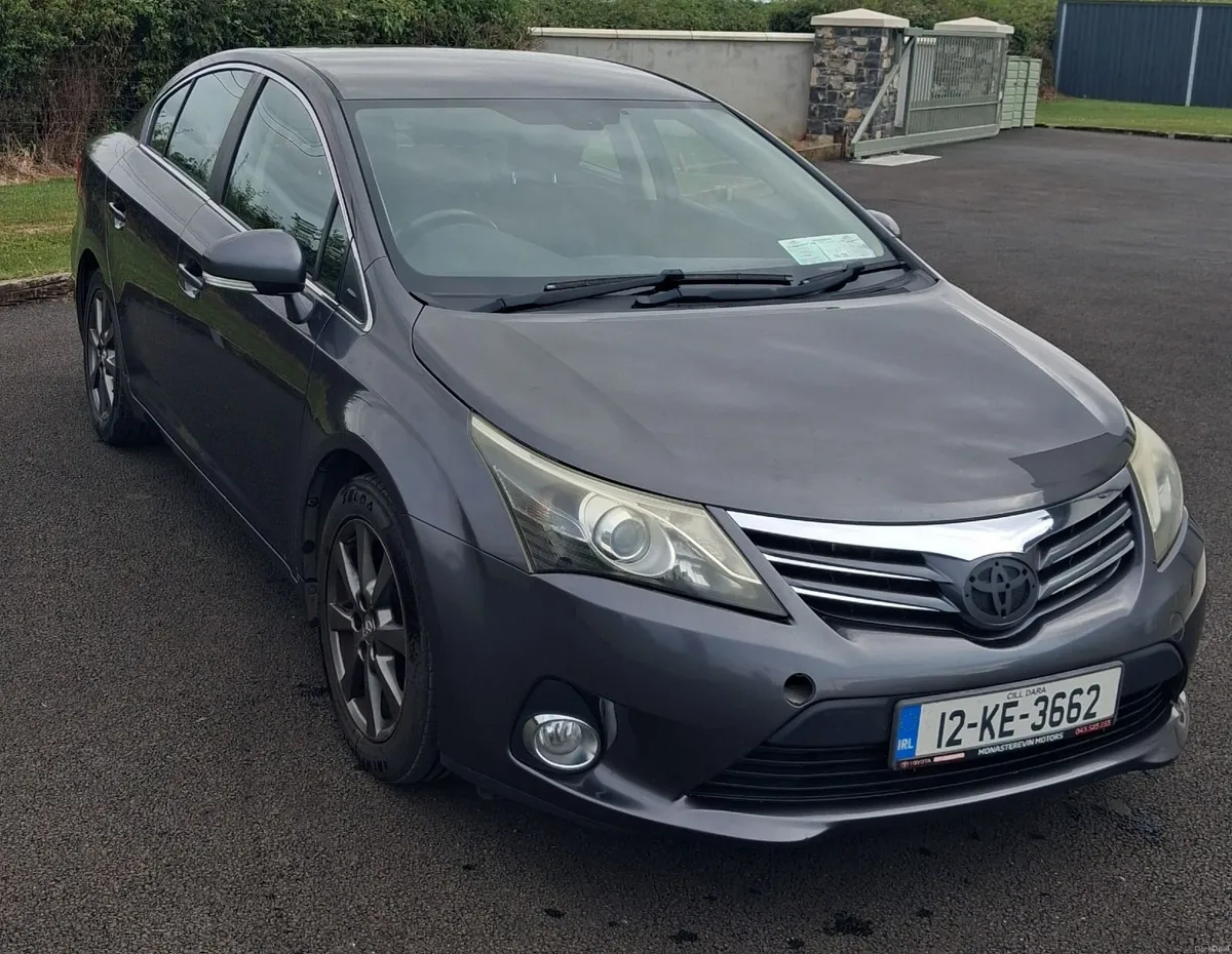 Toyota Avensis 2012 - Image 2