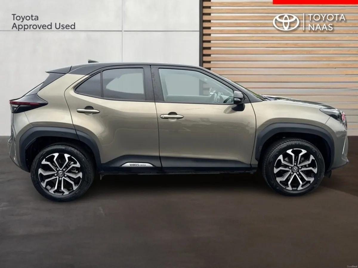 Toyota Yaris Cross CROSS LUNA SPORT - Image 3