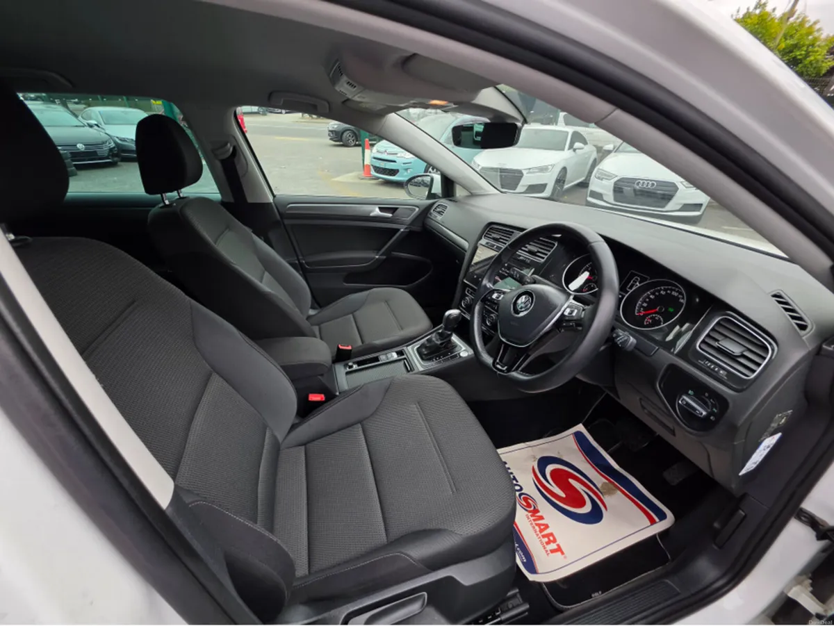 Volkswagen Golf 1.2 TSI AUTOMATIC COMFRTLINE - CAR - Image 4