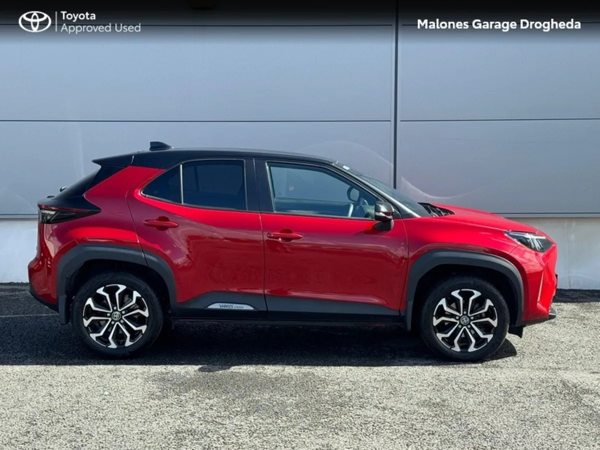 Toyota Yaris Cross 1.5 Hybrid Luna Sport Call Now - Image 3